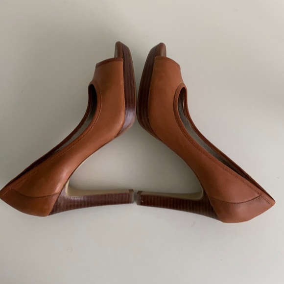 Banana Republic Caramel Leather Peep Toe Platform Pumps Size 6.5 - Picture 6 of 13